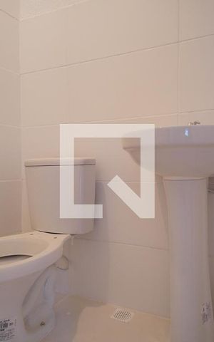 Apartamento à venda com 44m², 2 quartos e 1 vaga Apartamento à venda com 44m², 2 quartos e 1 vagaBanheiro