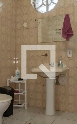 Casa para alugar com 400m², 6 quartos e 3 vagasBanheiro