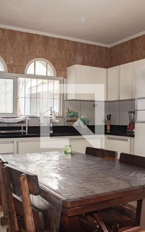 Casa para alugar com 400m², 6 quartos e 3 vagasCozinha