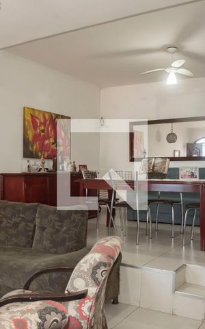 Casa para alugar com 400m², 6 quartos e 3 vagasSala