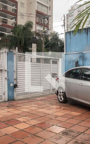 Casa para alugar com 400m², 6 quartos e 3 vagasGaragem/Frente