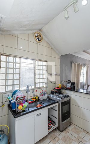 Casa à venda com 300m², 4 quartos e 1 vagaSala e cozinha - casa 2