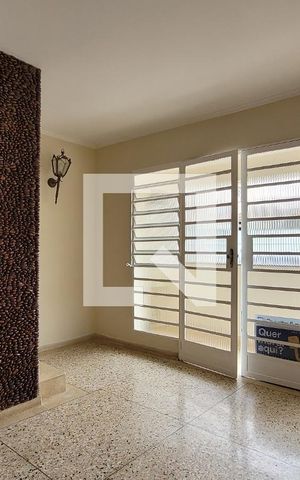Casa para alugar com 200m², 3 quartos e 2 vagas Casa para alugar com 200m², 3 quartos e 2 vagasEntrada
