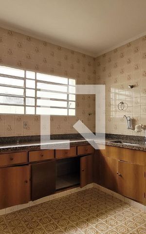 Casa para alugar com 200m², 3 quartos e 2 vagas Casa para alugar com 200m², 3 quartos e 2 vagasCozinha