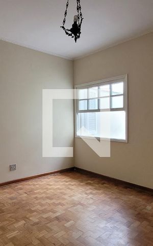 Casa para alugar com 200m², 3 quartos e 2 vagas Casa para alugar com 200m², 3 quartos e 2 vagasQuarto