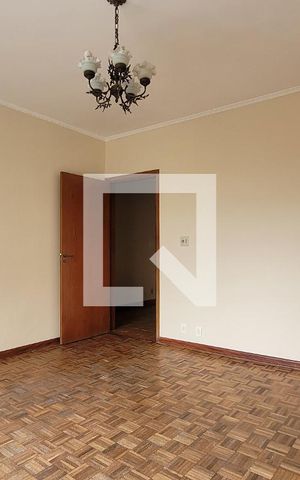 Casa para alugar com 200m², 3 quartos e 2 vagas Casa para alugar com 200m², 3 quartos e 2 vagasSala