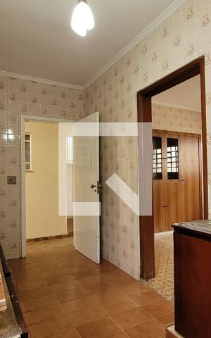 Casa para alugar com 200m², 3 quartos e 2 vagas Casa para alugar com 200m², 3 quartos e 2 vagasArea de serviço