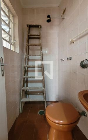 Casa para alugar com 200m², 3 quartos e 2 vagas Casa para alugar com 200m², 3 quartos e 2 vagasBanheiro de Serviço