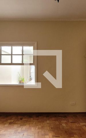Casa para alugar com 200m², 3 quartos e 2 vagas Casa para alugar com 200m², 3 quartos e 2 vagasQuarto