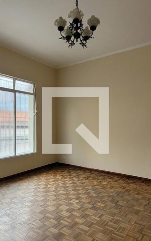 Casa para alugar com 200m², 3 quartos e 2 vagas Casa para alugar com 200m², 3 quartos e 2 vagasSala