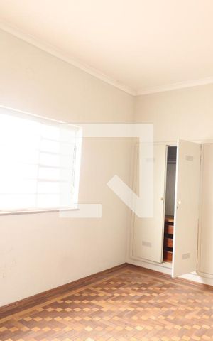 Casa para alugar com 316m², 4 quartos e 6 vagasQuarto 1