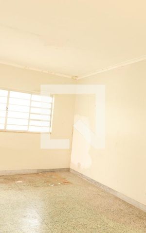 Casa para alugar com 316m², 4 quartos e 6 vagasSala