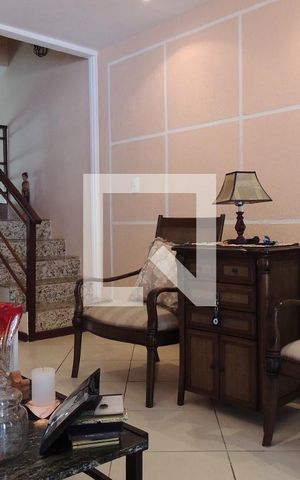 Casa de condomínio à venda com 346m², 3 quartos e 2 vagasSala 1