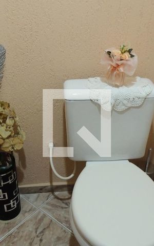 Casa de condomínio à venda com 346m², 3 quartos e 2 vagasLavabo