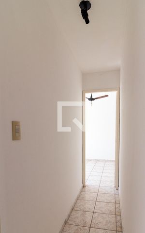 Apartamento para alugar com 53m², 2 quartos e sem vaga Apartamento para alugar com 53m², 2 quartos e sem vagaCorredor
