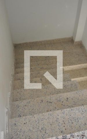 Apartamento para alugar com 40m², 2 quartos e sem vagaEscada