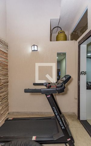 Casa à venda com 250m², 3 quartos e 8 vagas Casa à venda com 250m², 3 quartos e 8 vagasÁrea comum