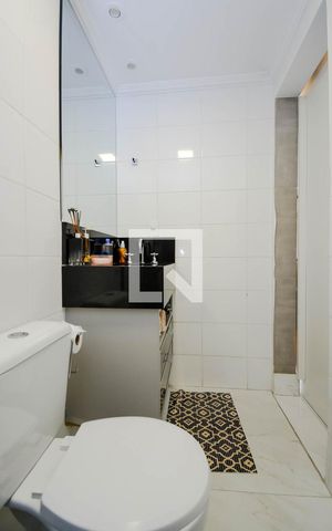 Apartamento à venda com 82m², 2 quartos e 2 vagas Apartamento à venda com 82m², 2 quartos e 2 vagasBanheiro Social