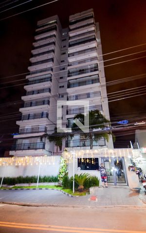 Apartamento à venda com 82m², 2 quartos e 2 vagasFachada do Condomínio