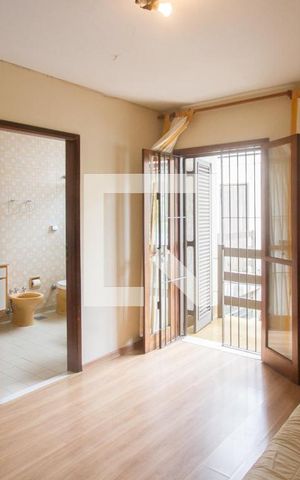 Casa à venda com 338m², 4 quartos e 4 vagas Casa à venda com 338m², 4 quartos e 4 vagasSuíte