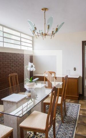 Casa à venda com 338m², 4 quartos e 4 vagas Casa à venda com 338m², 4 quartos e 4 vagasSala de Jantar