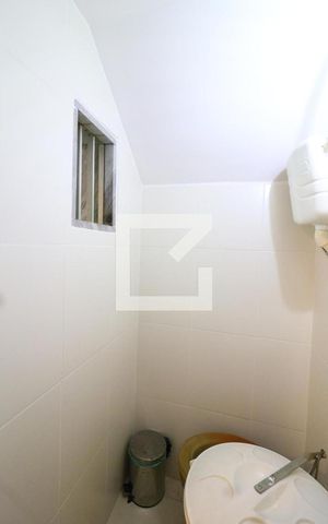 Casa para alugar com 800m², 5 quartos e 4 vagasBanheiro de serviço