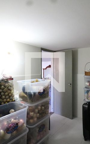 Casa para alugar com 800m², 5 quartos e 4 vagasQuarto de Serviço