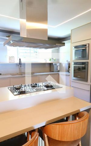 Casa para alugar com 800m², 5 quartos e 4 vagasCozinha