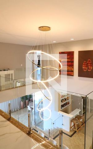 Casa para alugar com 800m², 5 quartos e 4 vagasCorredor Quartos