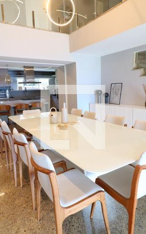 Casa para alugar com 800m², 5 quartos e 4 vagasSala