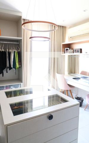 Casa para alugar com 800m², 5 quartos e 4 vagasCloset 2 da Suíte 1