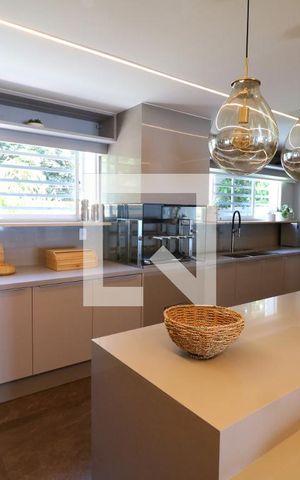 Casa para alugar com 800m², 5 quartos e 4 vagasCozinha