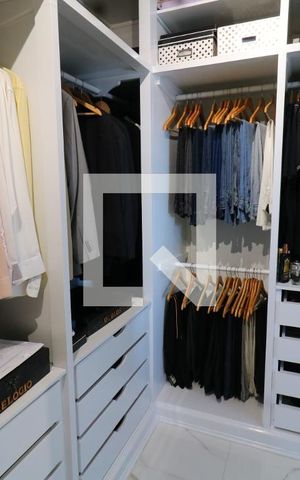 Casa para alugar com 800m², 5 quartos e 4 vagasCloset 1 da Suíte 1