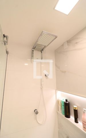 Casa para alugar com 800m², 5 quartos e 4 vagasBanheiro 2 da Suíte 1