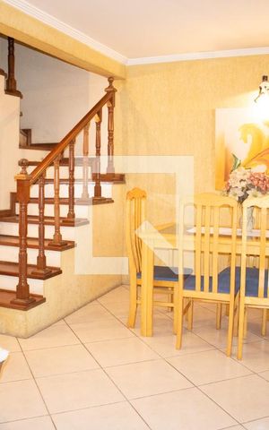 Casa à venda com 216m², 3 quartos e 2 vagasSala 2