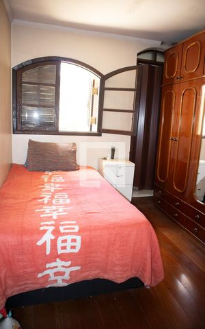 Casa à venda com 216m², 3 quartos e 2 vagasQuarto 2