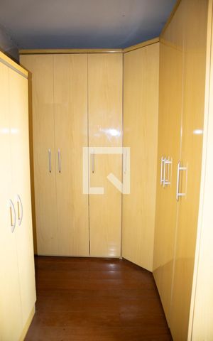 Casa à venda com 216m², 3 quartos e 2 vagasQuarto 3