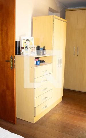 Casa à venda com 216m², 3 quartos e 2 vagasQuarto 3