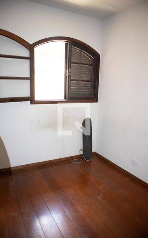 Casa à venda com 216m², 3 quartos e 2 vagasQuarto 1