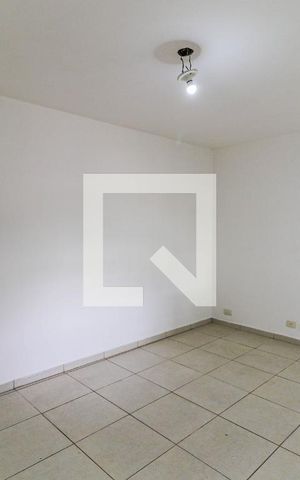 Casa à venda com 240m², 3 quartos e 2 vagasSuíte