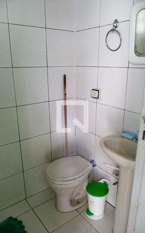 Casa para alugar com 347m², 3 quartos e 4 vagas Casa para alugar com 347m², 3 quartos e 4 vagasBanheiro da Suíte