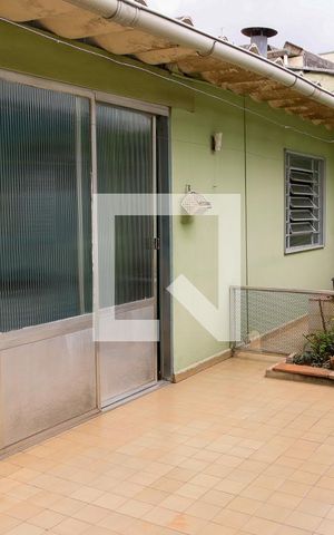 Casa para alugar com 347m², 3 quartos e 4 vagas Casa para alugar com 347m², 3 quartos e 4 vagasQuintal