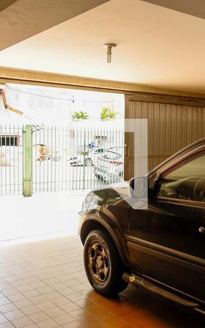 Casa para alugar com 347m², 3 quartos e 4 vagas Casa para alugar com 347m², 3 quartos e 4 vagasGaragem
