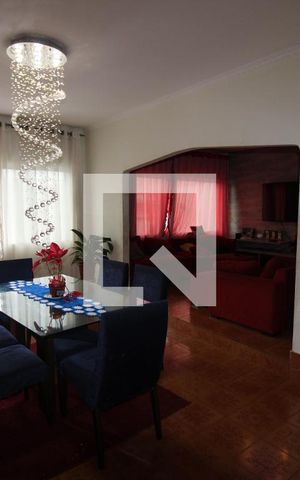 Casa à venda com 410m², 3 quartos e 4 vagasSala
