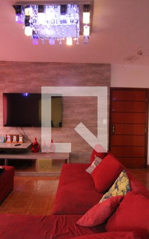 Casa à venda com 410m², 3 quartos e 4 vagasSala
