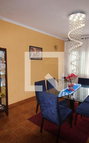Casa à venda com 410m², 3 quartos e 4 vagasSala