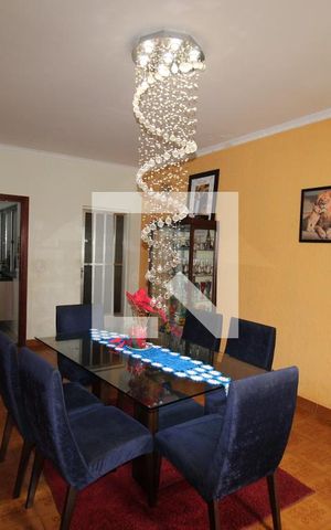Casa à venda com 410m², 3 quartos e 4 vagasSala