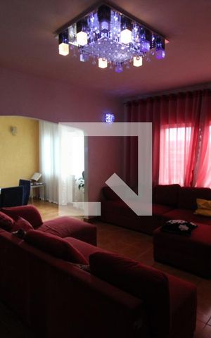 Casa à venda com 410m², 3 quartos e 4 vagasSala