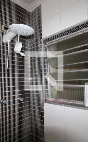 Casa à venda com 410m², 3 quartos e 4 vagasQuarto 1 - Banheiro