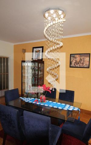 Casa à venda com 410m², 3 quartos e 4 vagasSala